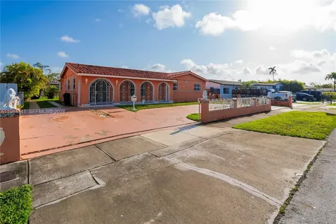 2791 Village Green Drive Miami FL 33175
