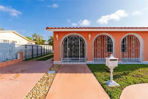 2791 Village Green Drive Miami FL 33175