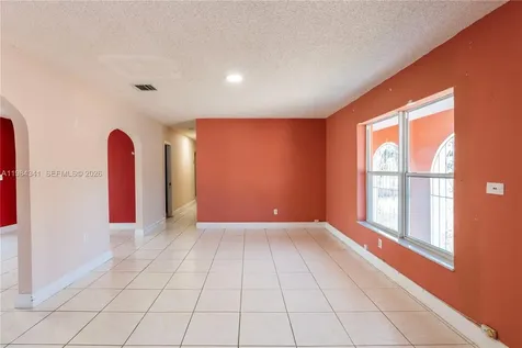 2791 Village Green Drive Miami FL 33175