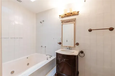 2791 Village Green Drive Miami FL 33175