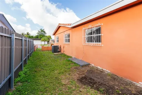 2791 Village Green Drive Miami FL 33175