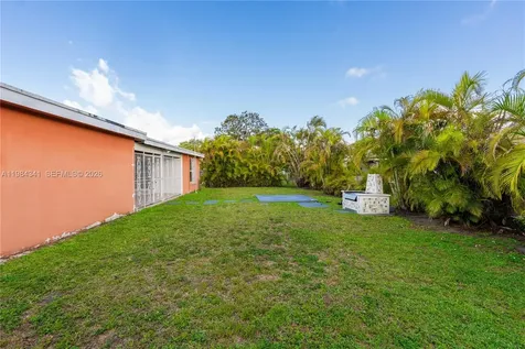 2791 Village Green Drive Miami FL 33175