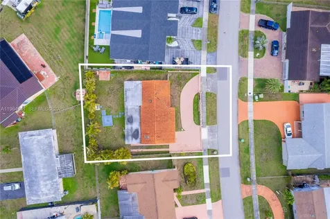 2791 Village Green Drive Miami FL 33175