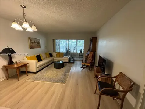 8810 W Mcnab Road Tamarac FL 33321