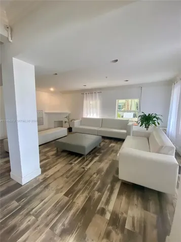 1521 Lenox Avenue Miami Beach FL 33139