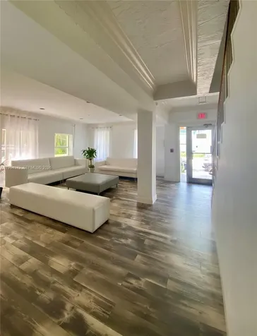 1521 Lenox Avenue Miami Beach FL 33139