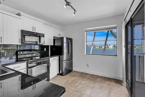 1403 S Liberty Avenue Homestead FL 33034