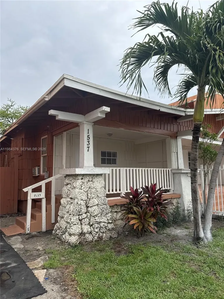 1545 NW 1st Street Miami FL 33125