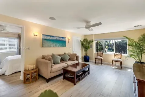 222 SW 7th Street Dania Beach FL 33004