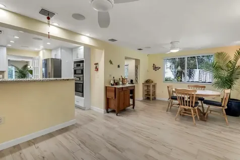 222 SW 7th Street Dania Beach FL 33004