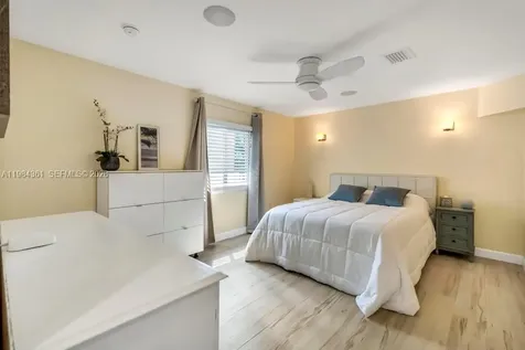 222 SW 7th Street Dania Beach FL 33004