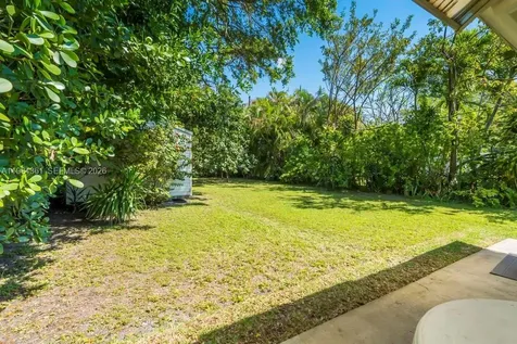 222 SW 7th Street Dania Beach FL 33004