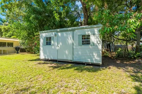 222 SW 7th Street Dania Beach FL 33004