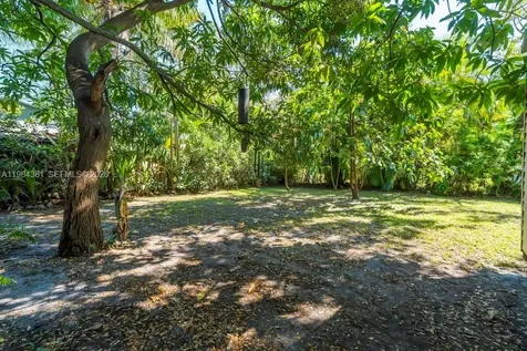 222 SW 7th Street Dania Beach FL 33004