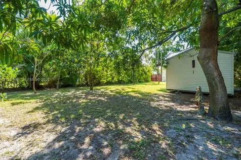 222 SW 7th Street Dania Beach FL 33004