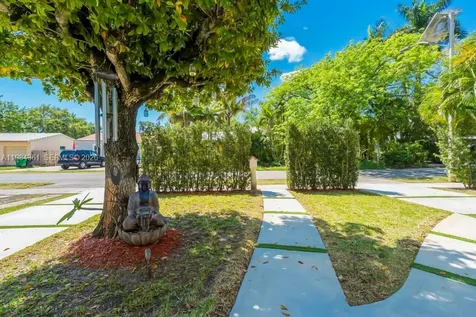222 SW 7th Street Dania Beach FL 33004