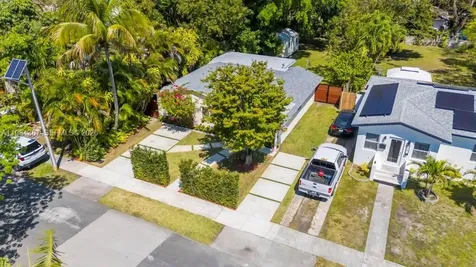 222 SW 7th Street Dania Beach FL 33004