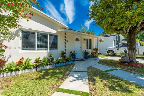 222 SW 7th Street Dania Beach FL 33004