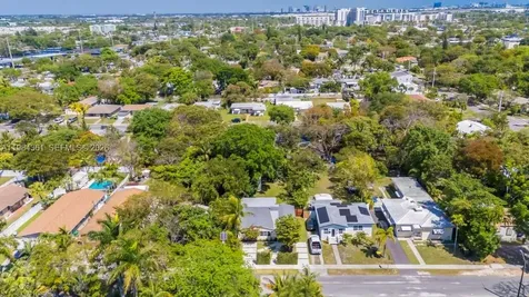 222 SW 7th Street Dania Beach FL 33004