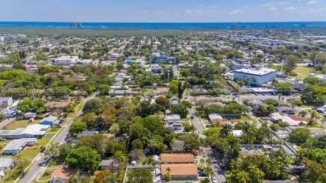 222 SW 7th Street Dania Beach FL 33004