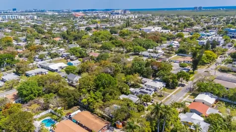 222 SW 7th Street Dania Beach FL 33004