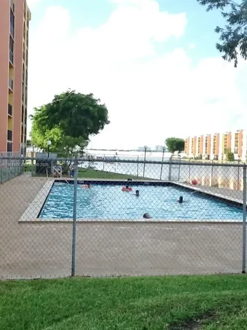 4721 NW 7th Street Miami FL 33126