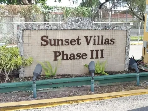 4721 NW 7th Street Miami FL 33126