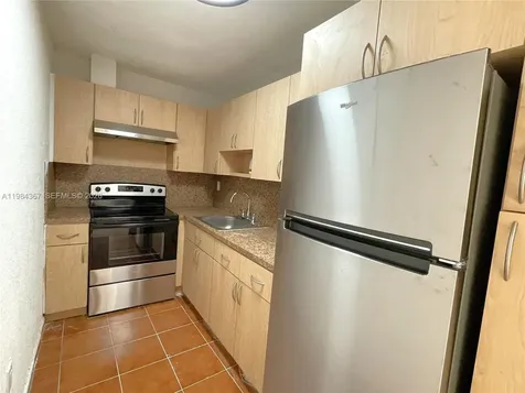 4721 NW 7th Street Miami FL 33126