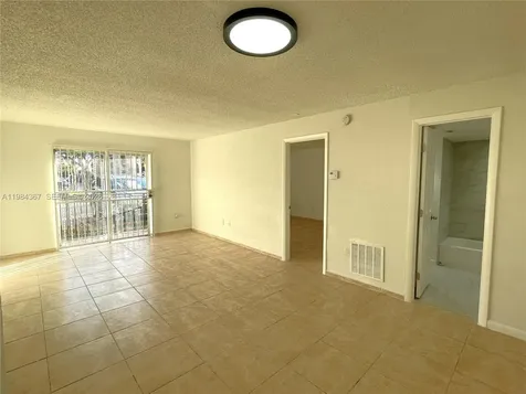 4721 NW 7th Street Miami FL 33126