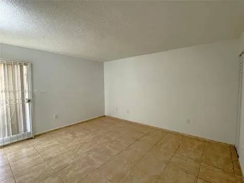 4721 NW 7th Street Miami FL 33126