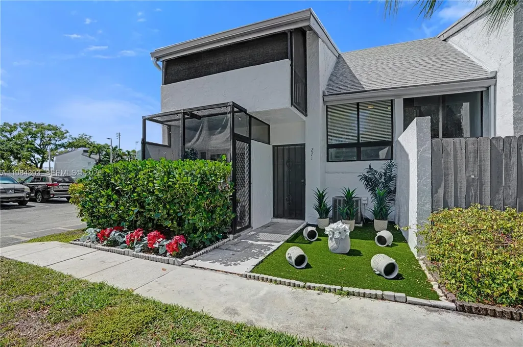 19220 NE 25th Avenue Miami FL 33180