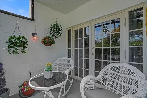 19220 NE 25th Avenue Miami FL 33180