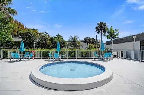 19220 NE 25th Avenue Miami FL 33180