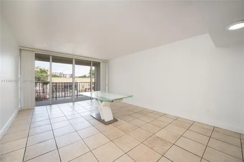 9220 Fontainebleau Boulevard Miami FL 33172