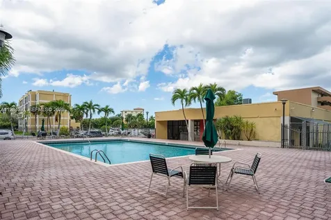 9220 Fontainebleau Boulevard Miami FL 33172