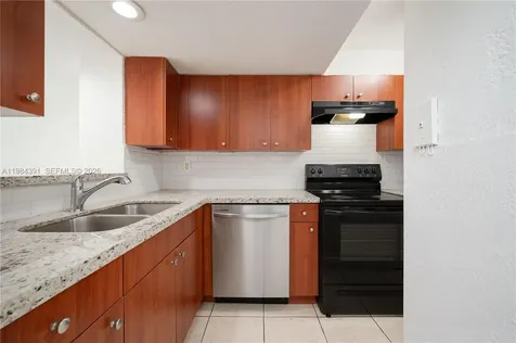 9220 Fontainebleau Boulevard Miami FL 33172