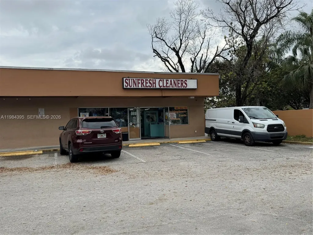 1890 N Pine Island Road Plantation FL 33322