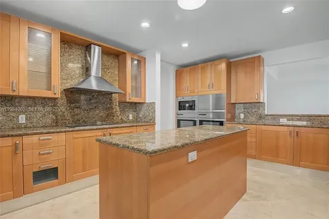 5959 Collins Avenue Miami Beach FL 33140