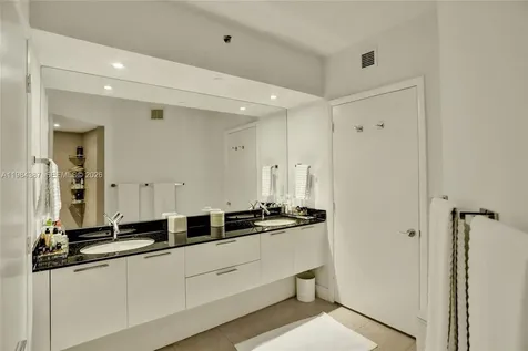 400 Alton Road Miami Beach FL 33139