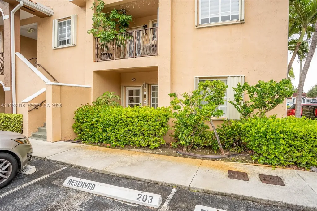 17425 NW 75th Place Hialeah FL 33015