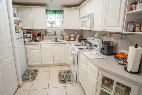 17425 NW 75th Place Hialeah FL 33015