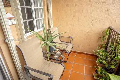 17425 NW 75th Place Hialeah FL 33015