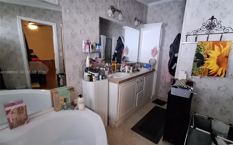 3240 SW 50 Terrace Davie FL 33314