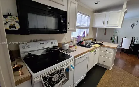 3240 SW 50 Terrace Davie FL 33314