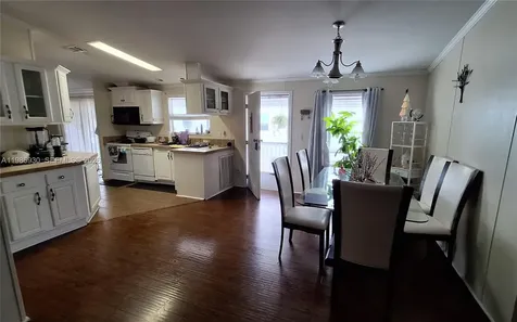 3240 SW 50 Terrace Davie FL 33314