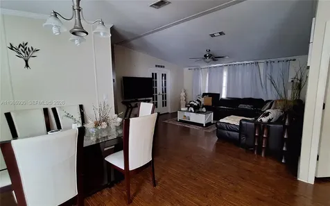 3240 SW 50 Terrace Davie FL 33314