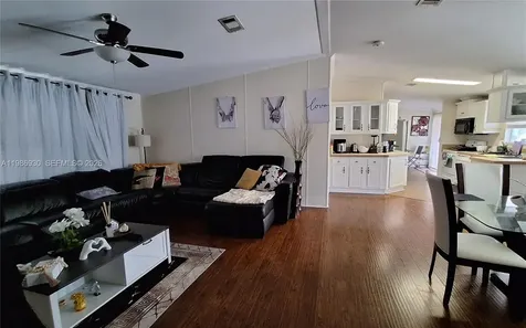 3240 SW 50 Terrace Davie FL 33314