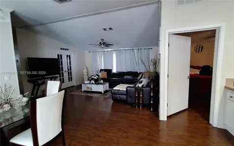 3240 SW 50 Terrace Davie FL 33314