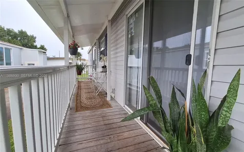 3240 SW 50 Terrace Davie FL 33314