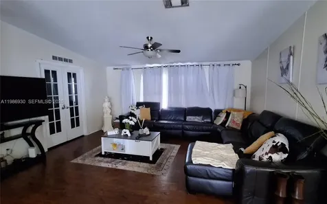 3240 SW 50 Terrace Davie FL 33314